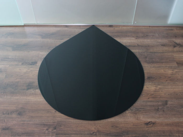 Tropfen 110cm Glas schwarz - Funkenschutzplatte Kaminbodenplatte Glasplatte Unterlage Ofen